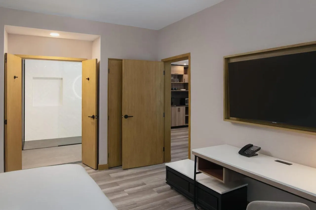 Courtyard By Marriott Santo Domingo Hotel
