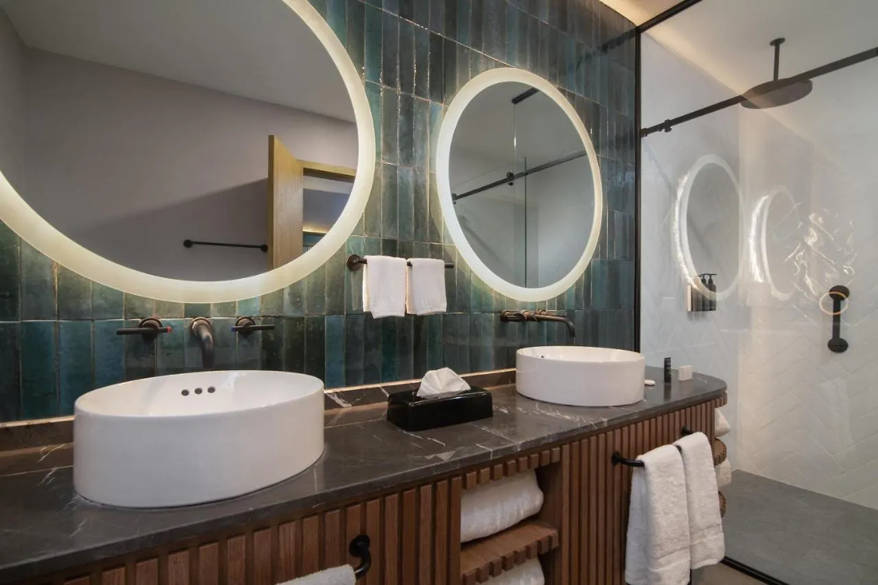 Courtyard By Marriott Santo Domingo Hotel 3*,