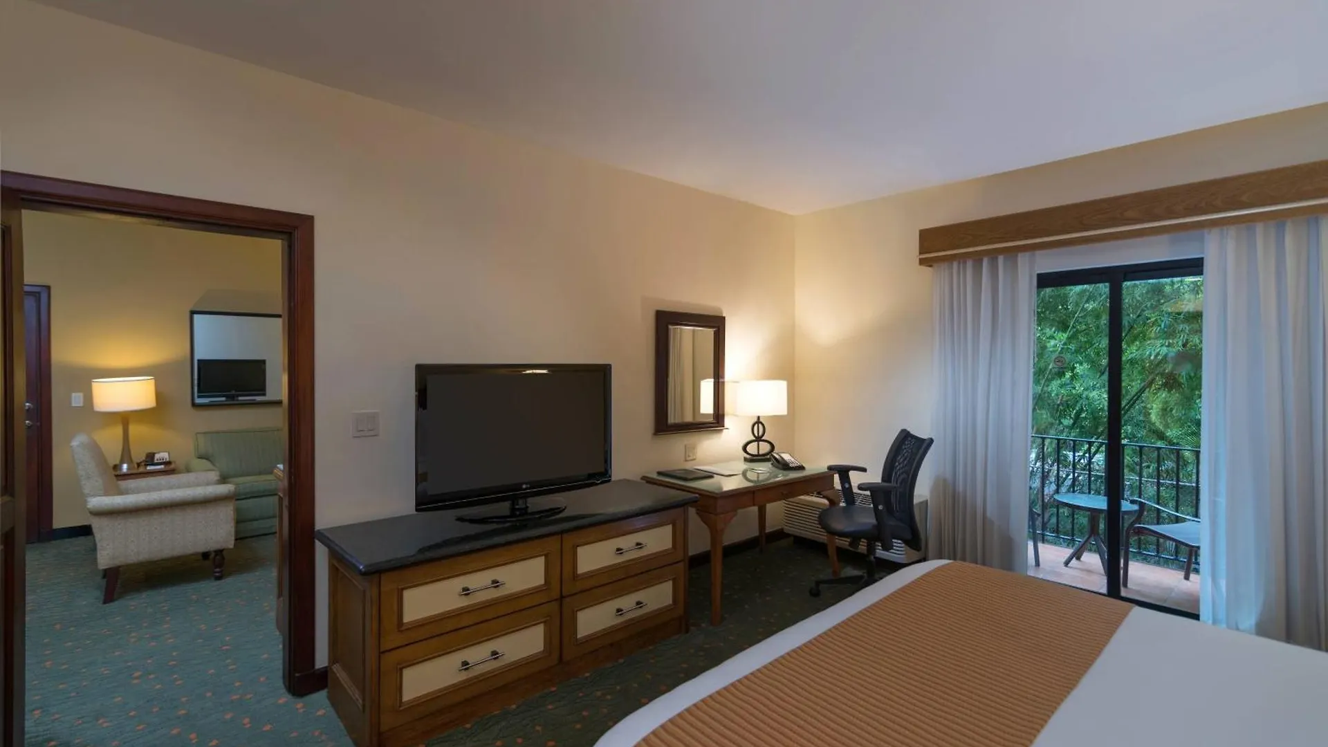 Courtyard By Marriott Santo Domingo Hotel