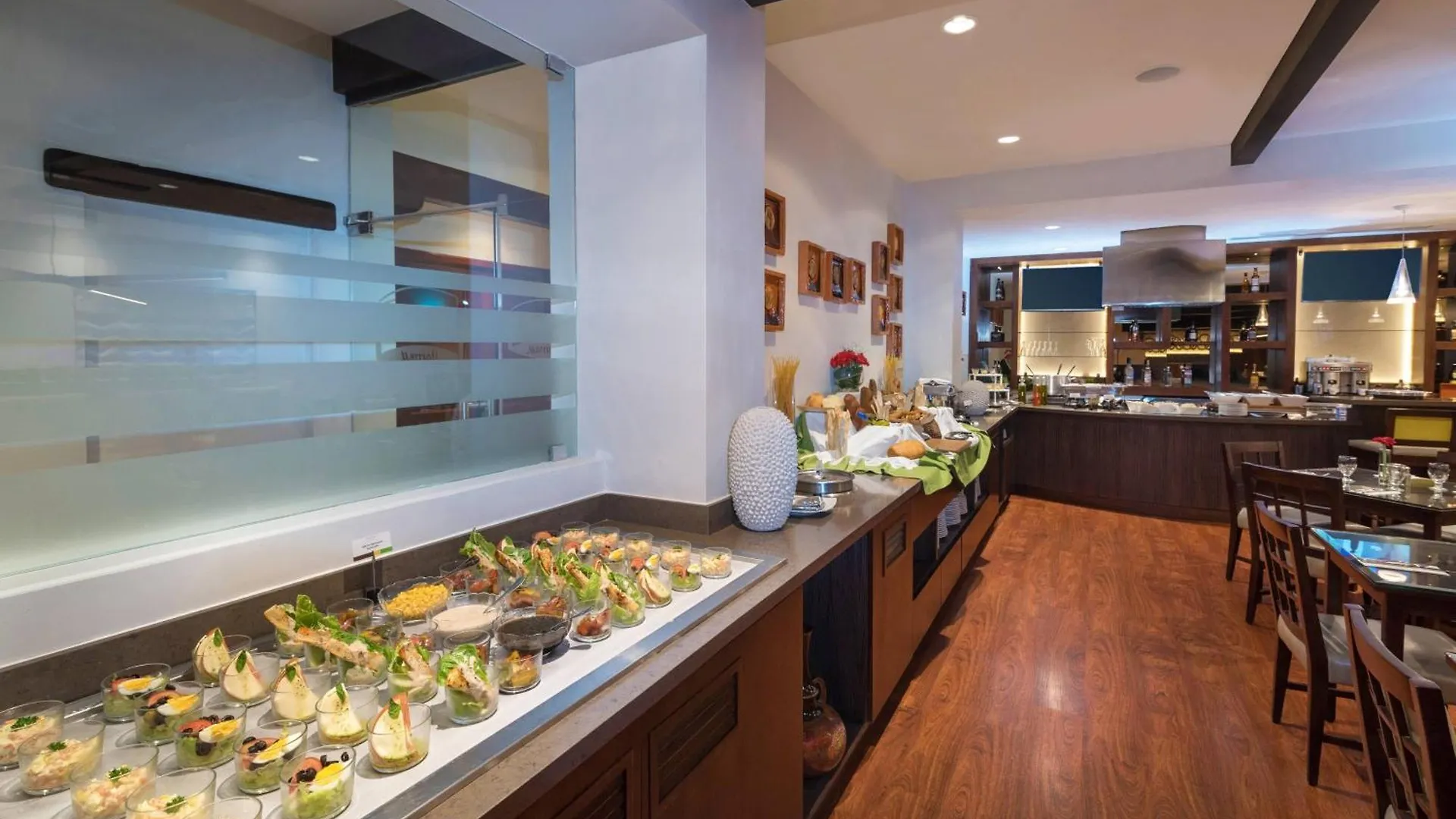Courtyard By Marriott Santo Domingo Hotel