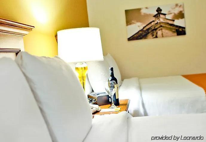 Courtyard By Marriott Santo Domingo Hotel