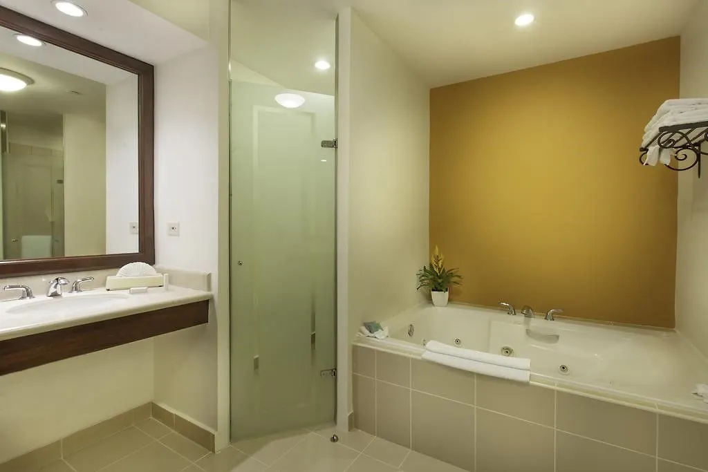 Courtyard By Marriott Santo Domingo Hotel