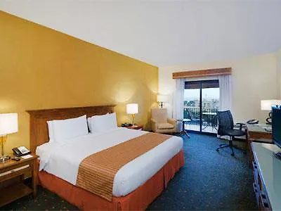 Courtyard By Marriott Santo Domingo Hotel